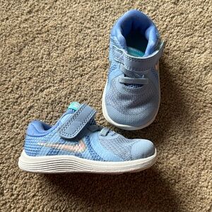 Infant nike tennis shoes